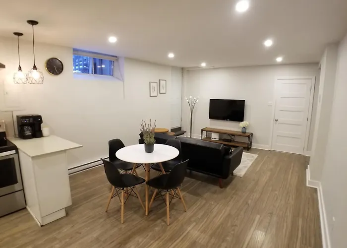 Modern And Spacious 2 Bedroom In Montreal